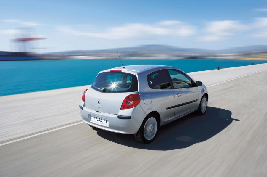  Renault Clio 2006 года  (фото 41 из 97)